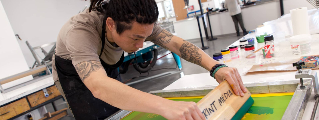 Guida completa alla serigrafia per principianti (2026)