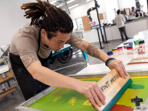 Guida completa alla serigrafia per principianti (2026)