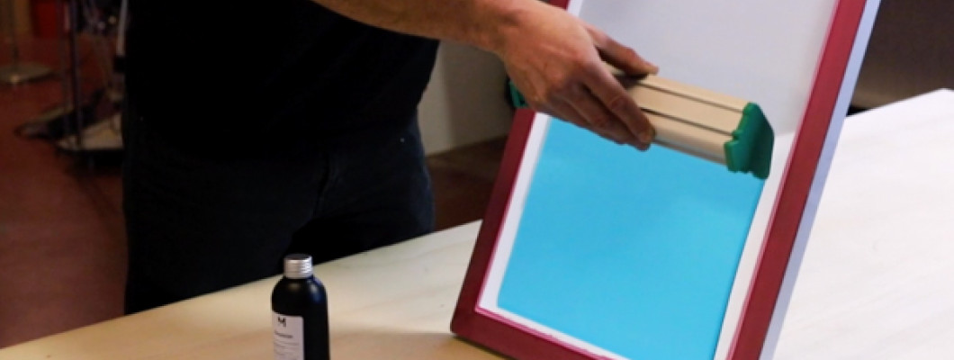 Vaschetta Stendi Emulsione: Guida Completa per la Serigrafia Vaschetta Stendi Emulsione: Guida Completa per la Serigrafia